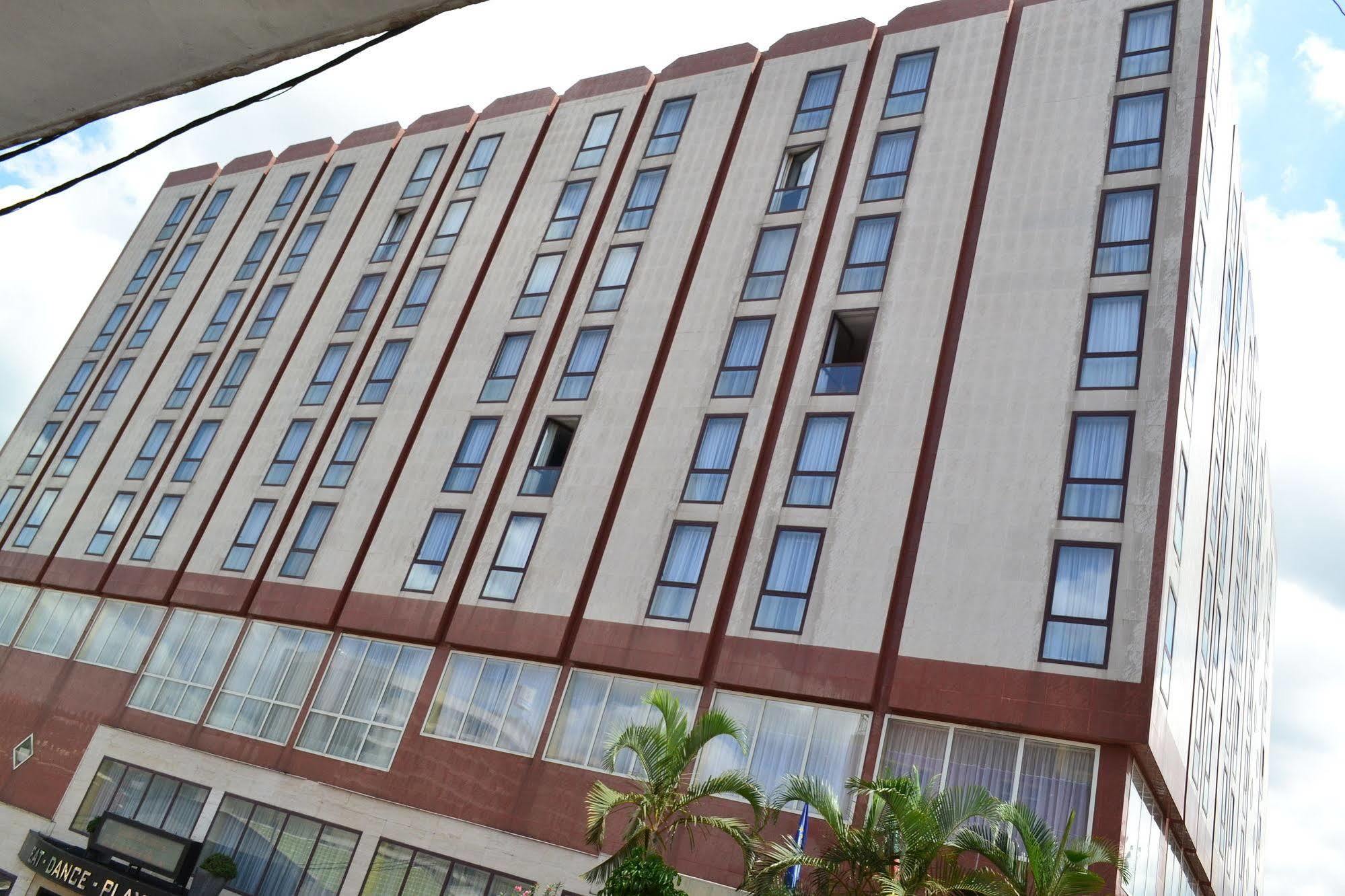 Djeuga Palace Yaounde Exterior photo
