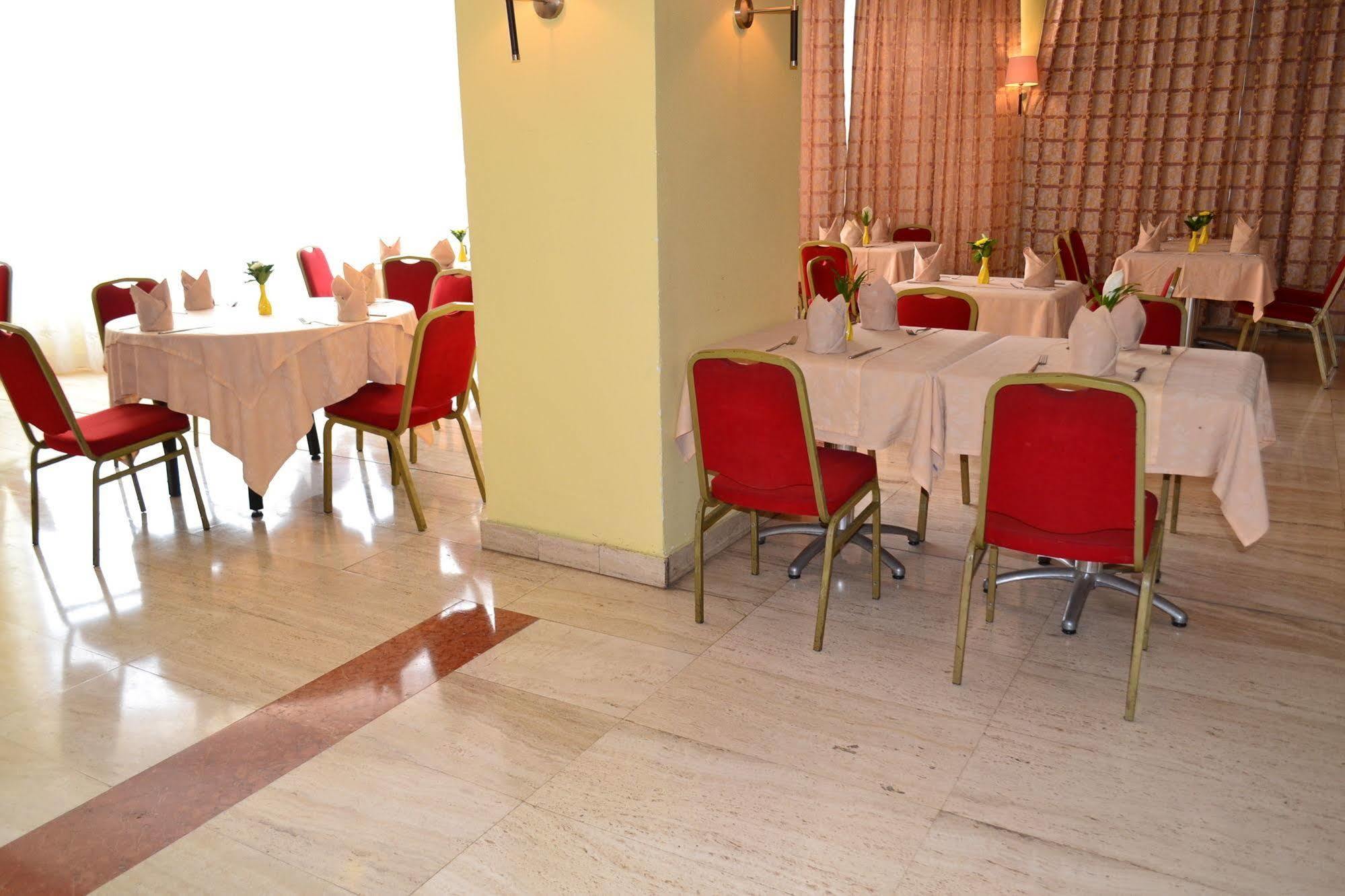 Djeuga Palace Yaounde Exterior photo